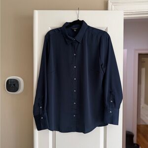 Banana Republic women’s silky classic shirt